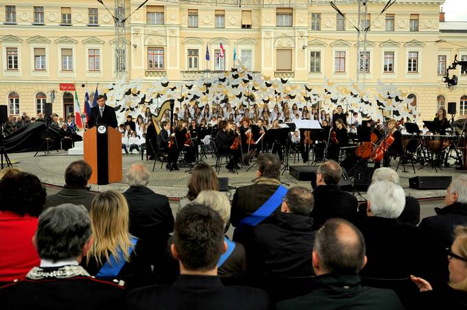 Predsednik republike na Trgu Evrope/Piazza Tansalpina slovesno obeležil Pot miru - Via di pace